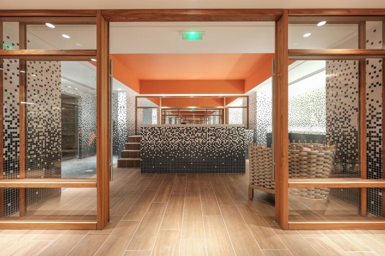 Renaissance Paris République Hotel