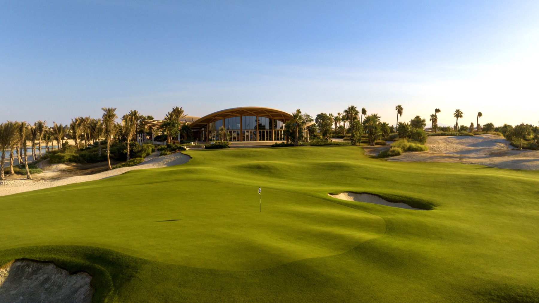 Shura Links, 18ᵉ trou du parcours de golf insulaire signé Brian Curley