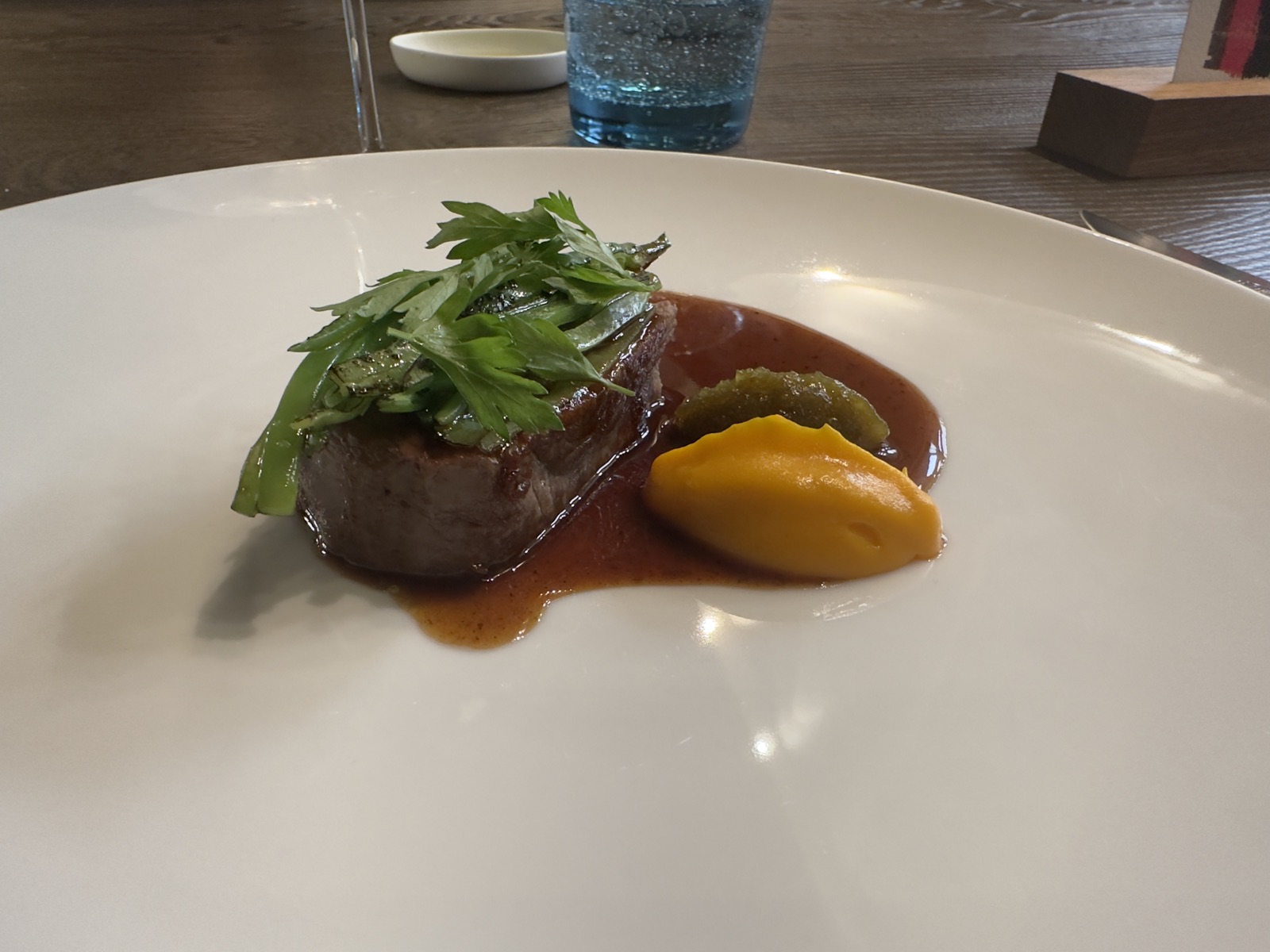 Le Goût — bœuf, pois, moutarde, jus corsé — menu Sens 7 Actes restaurant Colette