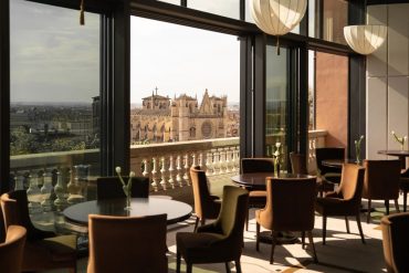 Ce splendide hôtel 5 étoiles rouvre ses portes à Lyon avec un nouveau speakeasy et un spa