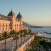 Façade rose Belle Époque de l'Hôtel Hermitage Monte-Carlo dominant le port