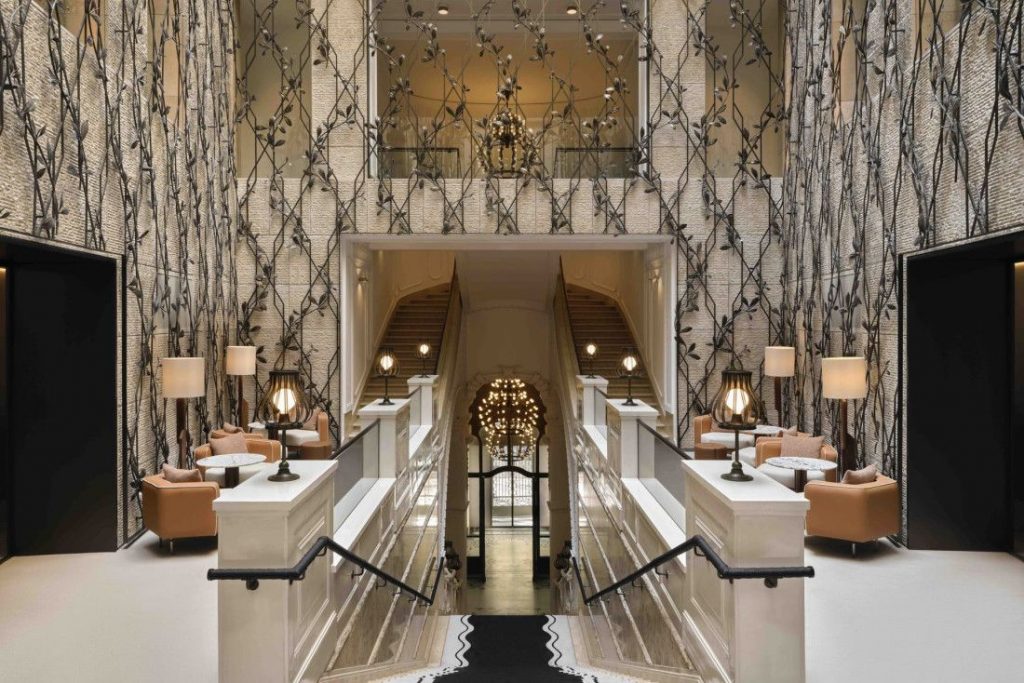 St. Regis Budapest : le palais Klotild Belle Époque renaît en hôtel cinq étoiles, première adresse de la marque en Hongrie