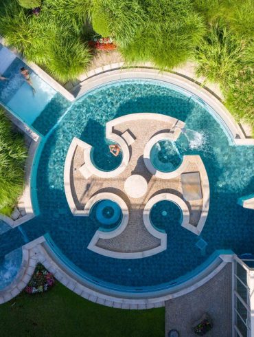 Hôtel Lyon Métropole by Arteloge piscine olympique 50 mètres extérieure vue drone