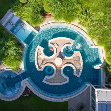 Hôtel Lyon Métropole by Arteloge piscine olympique 50 mètres extérieure vue drone