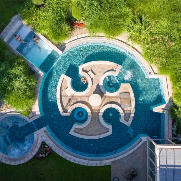 Hôtel Lyon Métropole by Arteloge piscine olympique 50 mètres extérieure vue drone