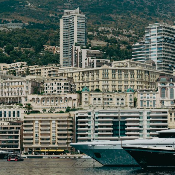 Port Hercule de Monaco vu depuis les hauteurs