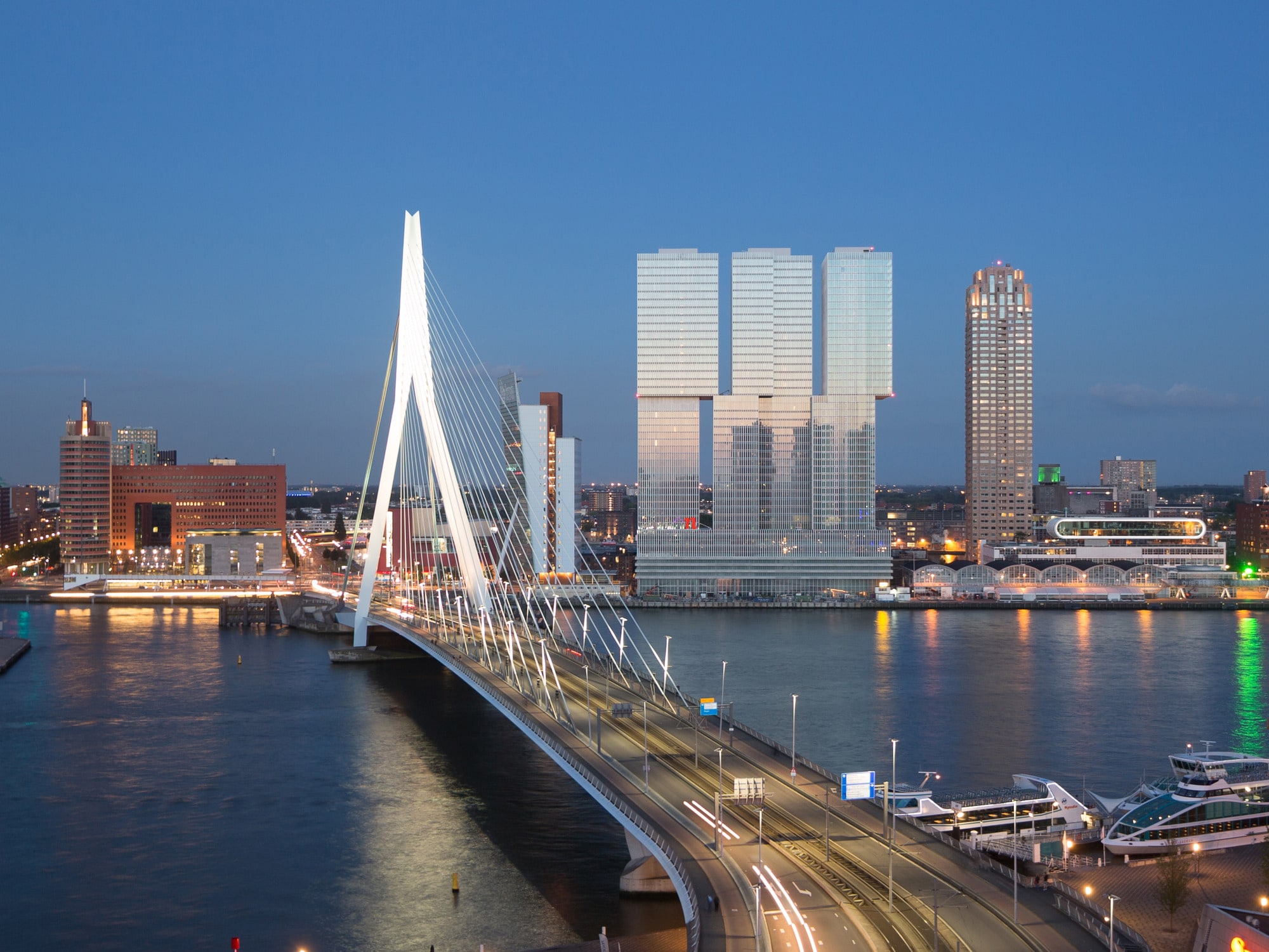 Façade extérieure du nhow Rotterdam, dans la tour De Rotterdam de Rem Koolhaas