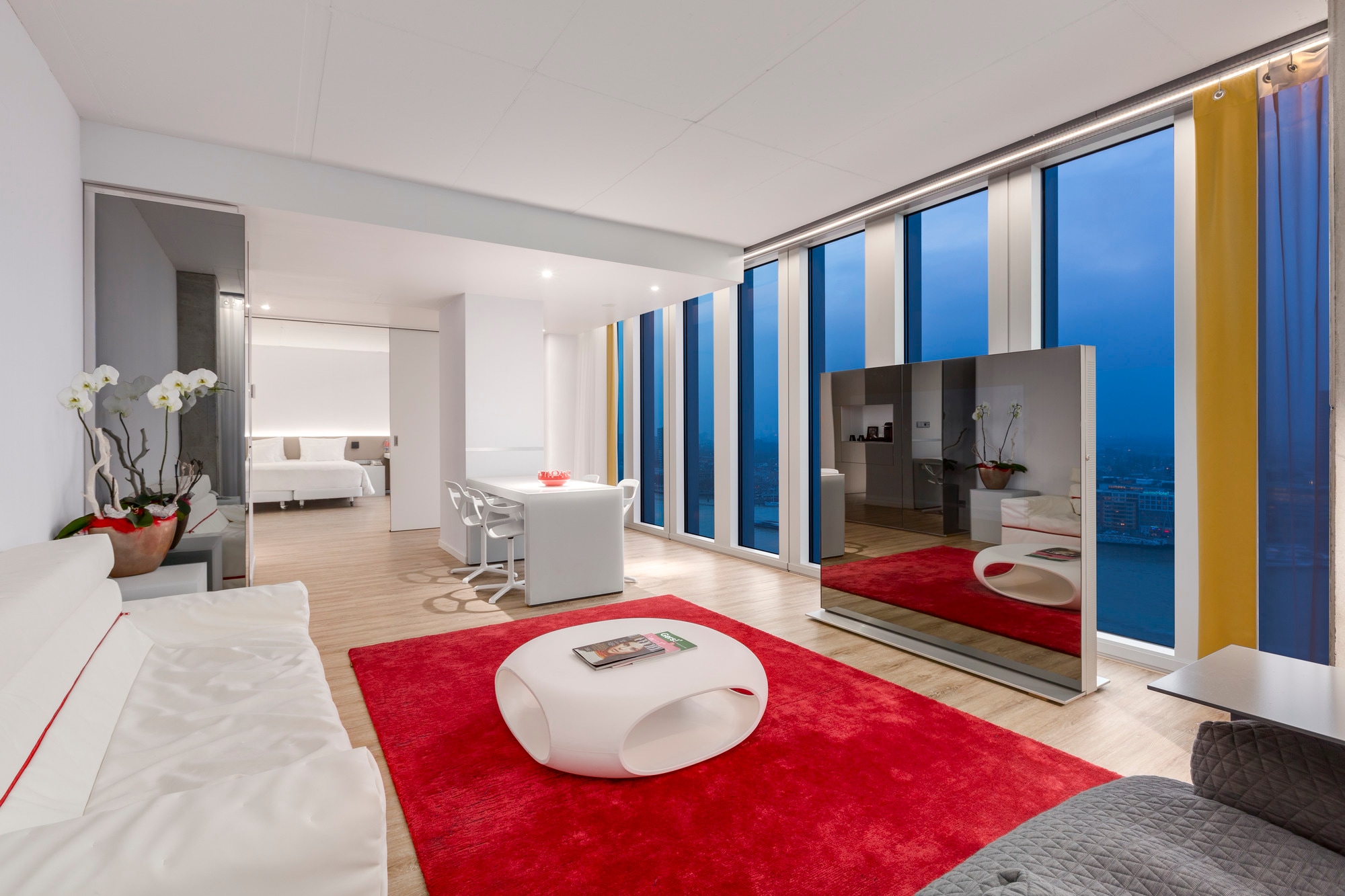 Chambre du nhow Rotterdam au design contemporain