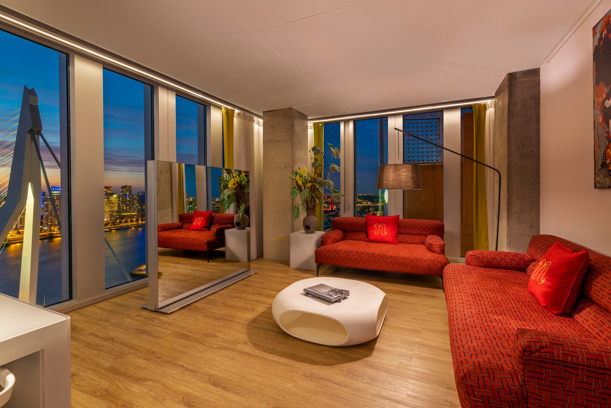 Suite River View du nhow Rotterdam avec vue sur l'Erasmusbrug