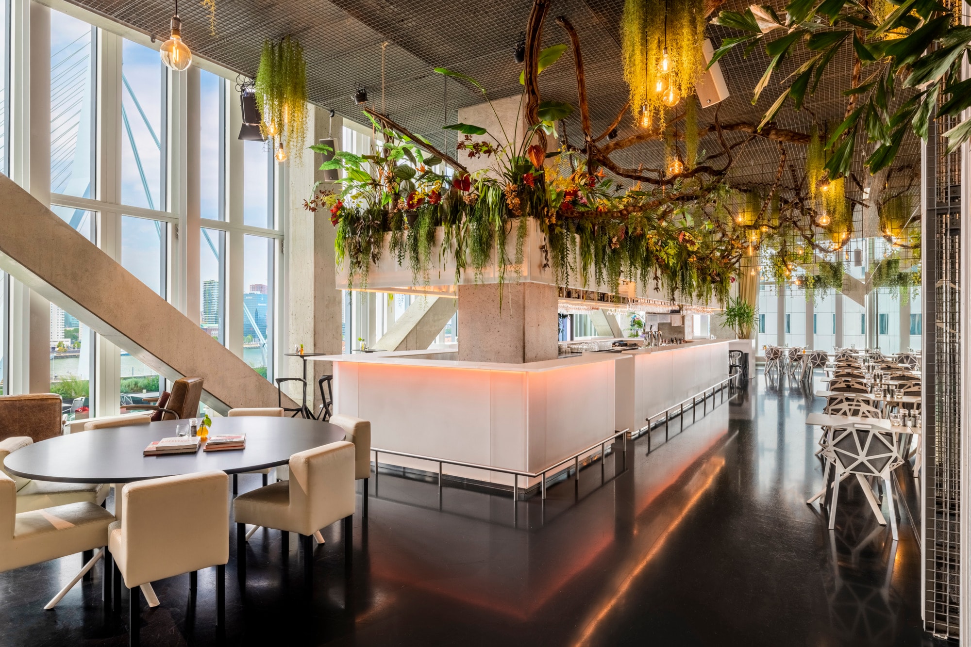Bar du nhow Rotterdam, ambiance design contemporain