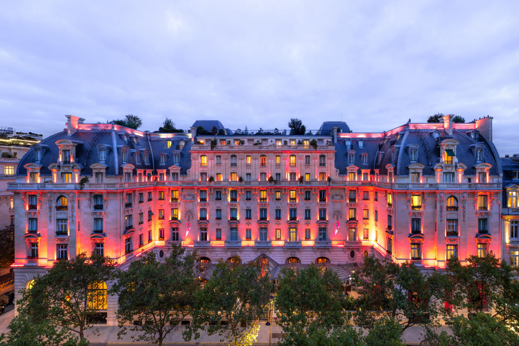 Le palace The Peninsula Paris et Chaumet signent la bûche de Noël 2026 : « L’Épi de Blé » d’Anne Coruble, 120 € pour huit
