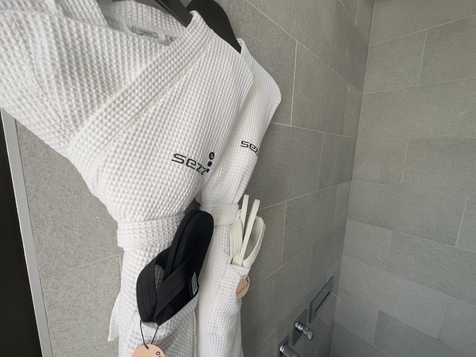 Peignoir Sezz détail amenities chambre