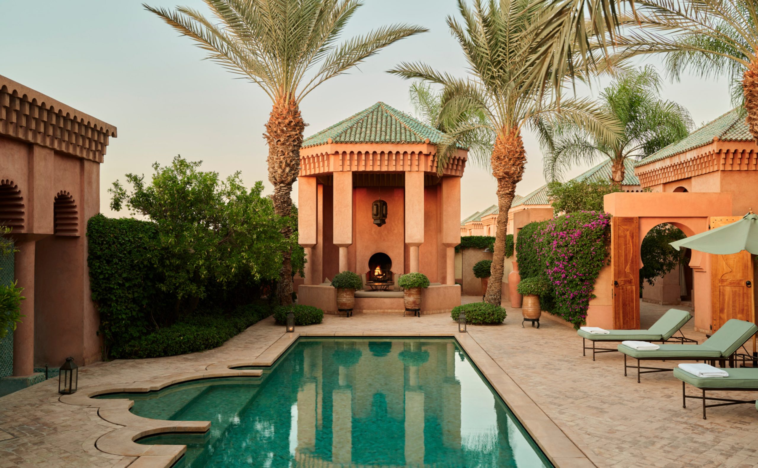 Piscine privée d'Amanjena Al Hamra Maison avec pavillon mauresque