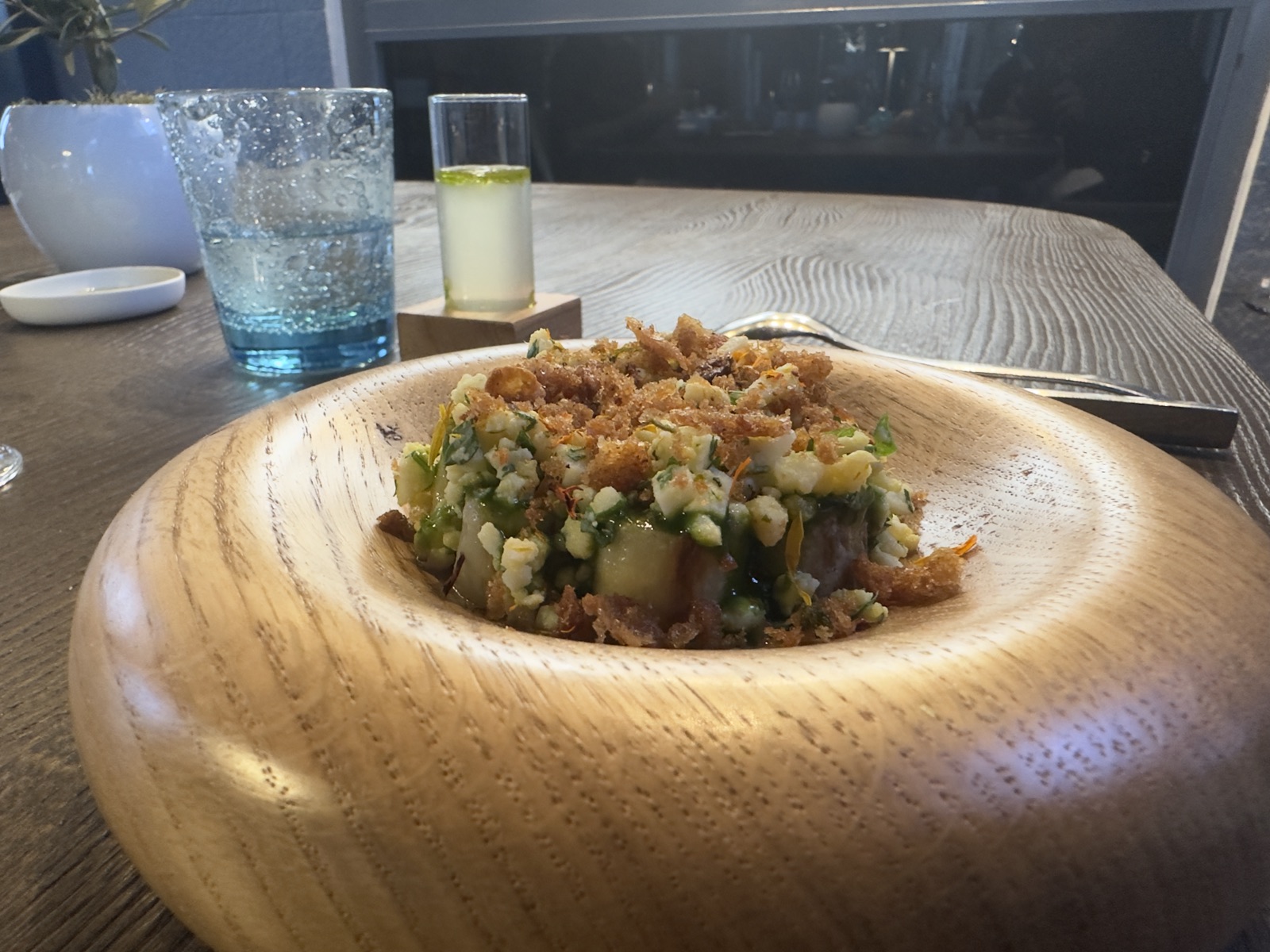 Plat du menu Sens 7 Actes au restaurant Colette : tartare aux graines