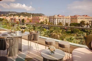L'Anantara Plaza Nice et sa vue sur la ville depuis le rooftop