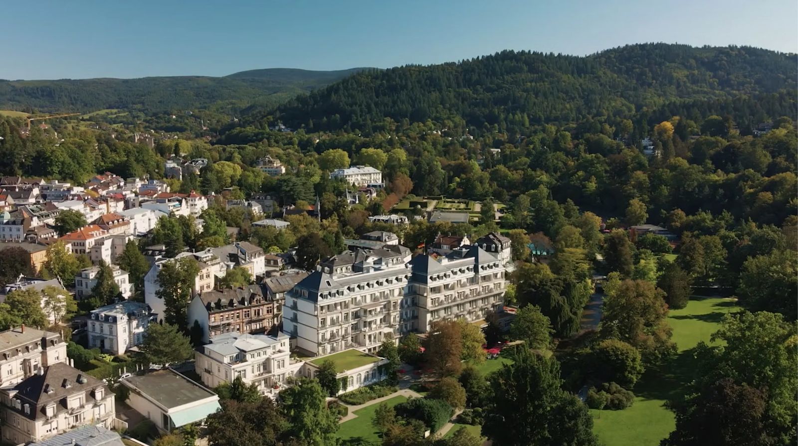Le Brenners Park-Hotel & Spa et la Lichtentaler Allee vus du ciel, à Baden-Baden