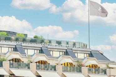 La façade du Cheval Blanc Paris, le palace LVMH de la Samaritaine