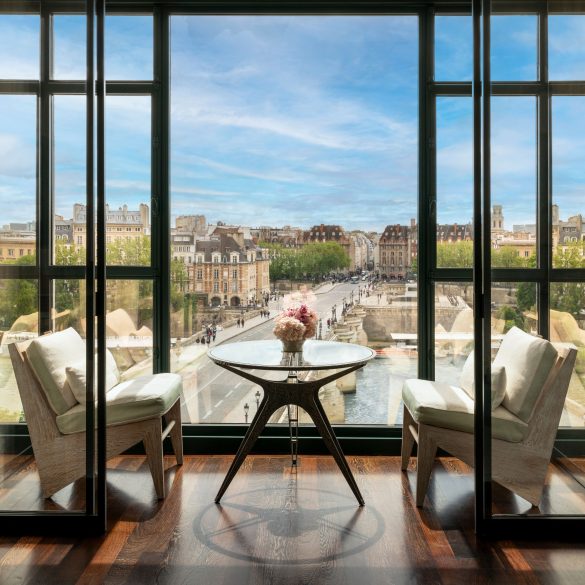 Suite avec vue sur la Seine au Cheval Blanc Paris