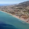 Plage de Torremolinos sur la Costa del Sol, où Covivio Hotels investit dans l hôtellerie de luxe