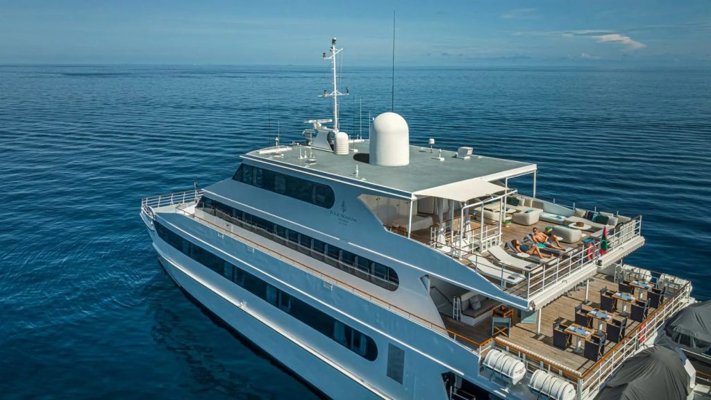 Four Seasons Explorer Palau : le yacht-hôtel qui réinvente la croisière de luxe responsable aux Palaos