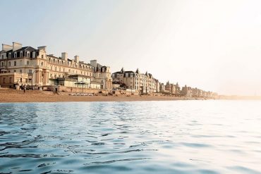 Le Grand Hôtel des Thermes à Saint-Malo, palace Belle Époque face à la mer