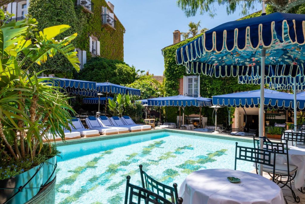 Après Arnault, Rodolphe Saadé rachète Le Yaca, hôtel mythique de Saint-Tropez
