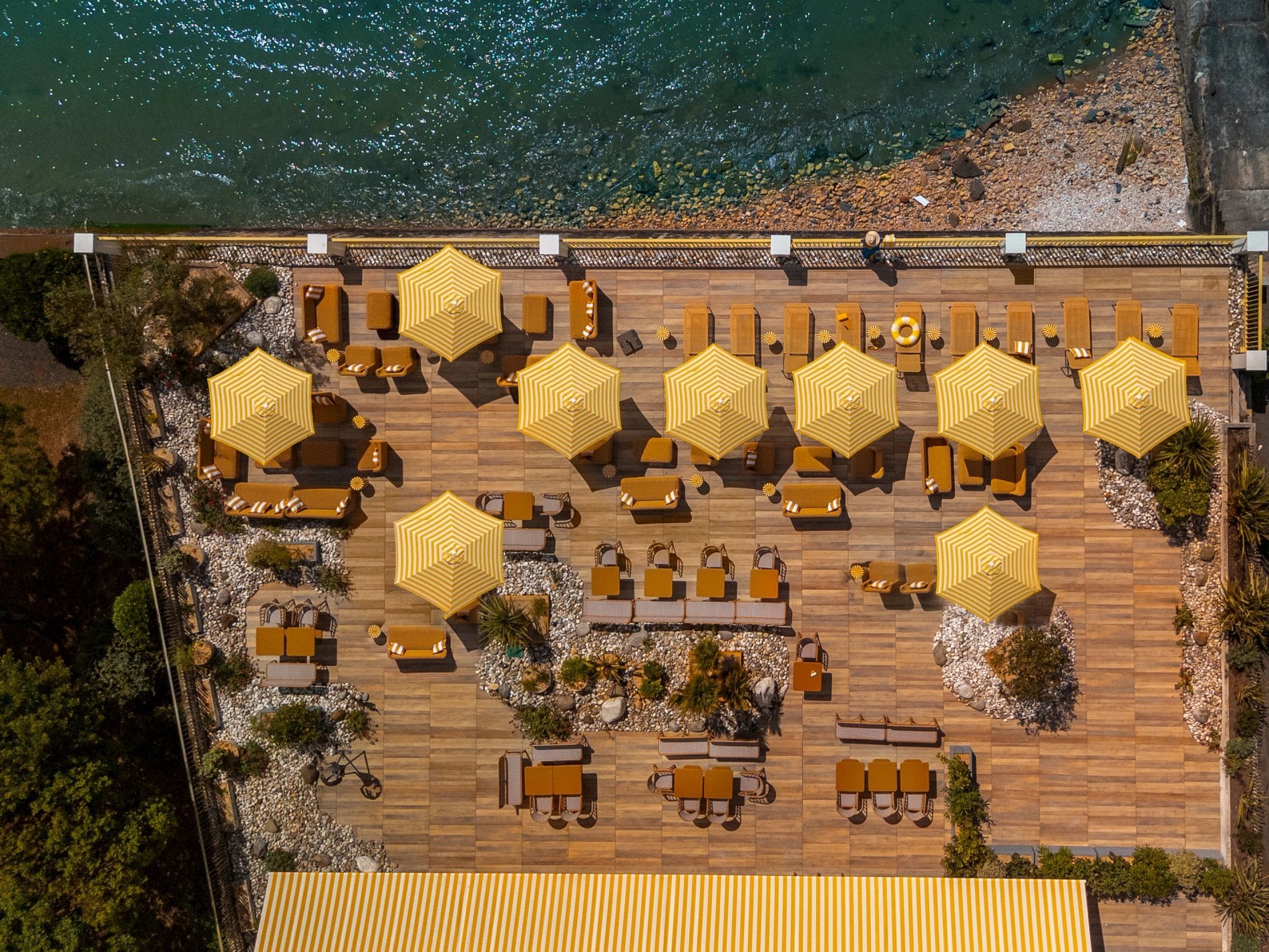 Hôtel Les Brises, La Rochelle - terrasse face à l’Atlantique