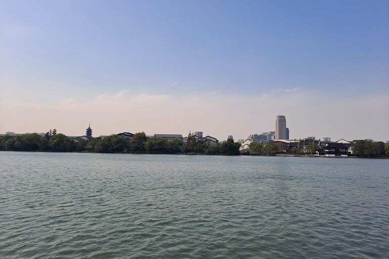 Le lac Nanhu (South Lake) de Jiaxing, en Chine, ou ouvre le Hyatt Place Jiaxing Nanhu