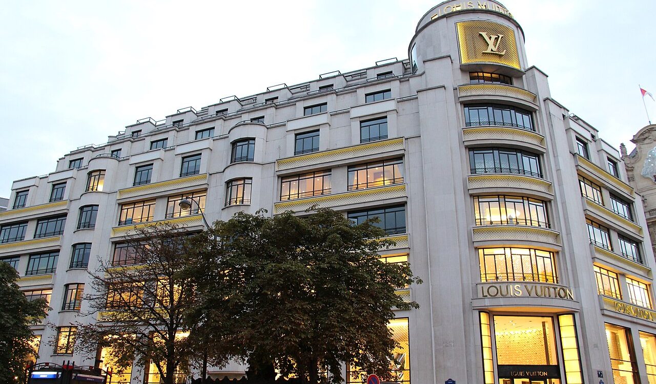 L'immeuble Louis Vuitton au 103-111 avenue des Champs-Élysées à Paris