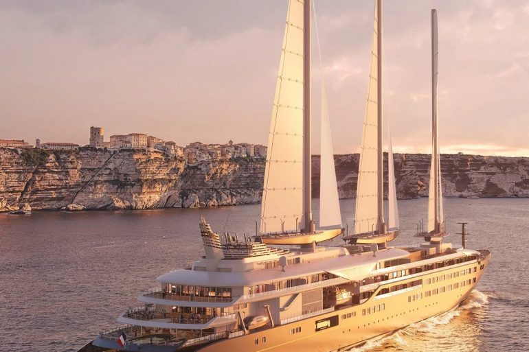 Le voilier-hotel Orient Express Corinthian en mer