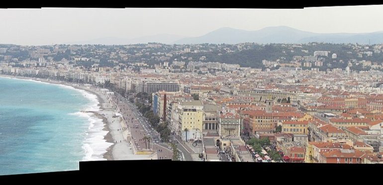 Panorama de la baie des Anges et la Promenade des Anglais a Nice