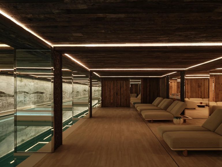 La piscine intérieure du spa Asaya au Rosewood Courchevel