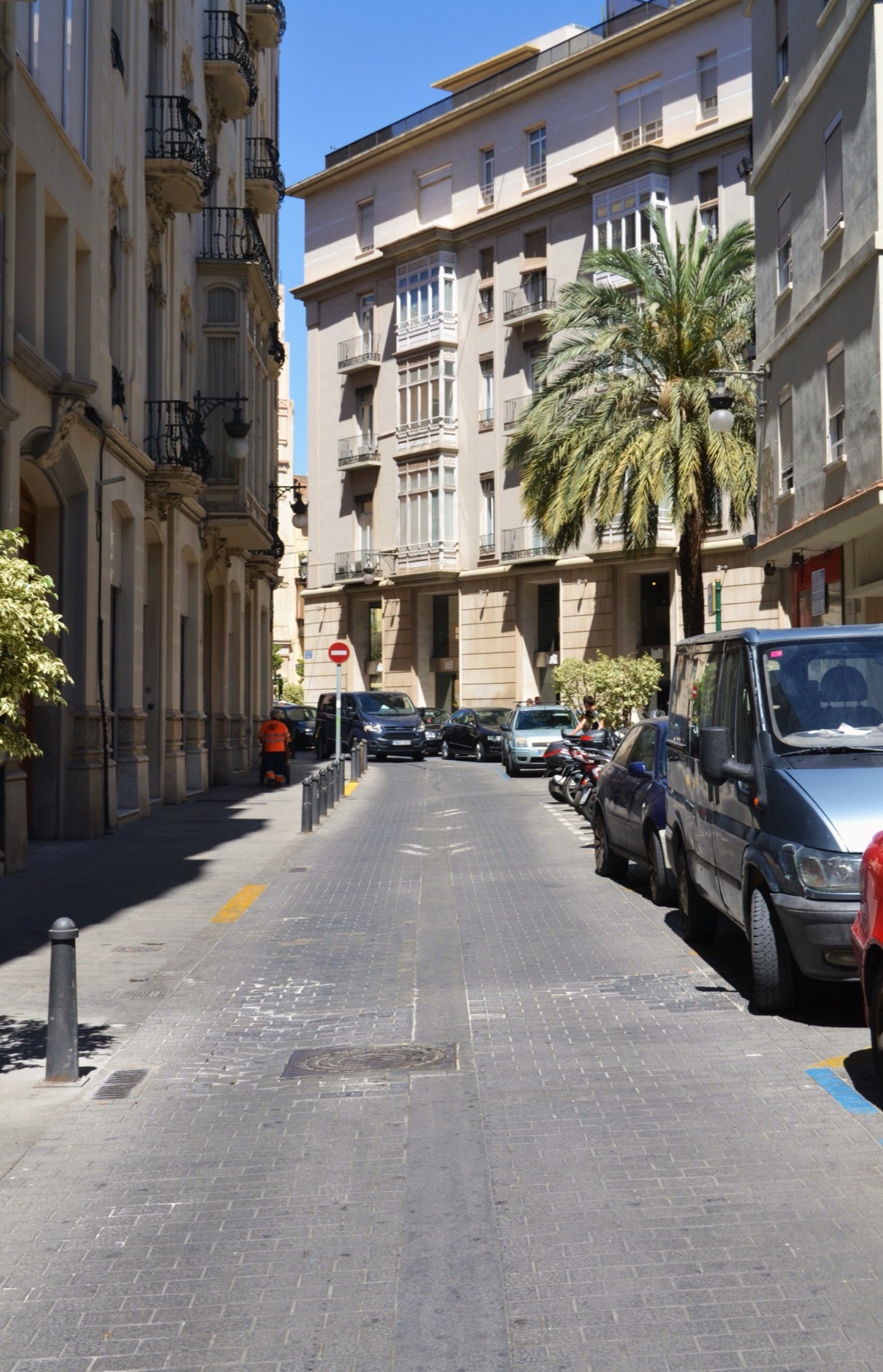 La Carrer del Mar dans le centre historique de Valence, où un immeuble devient un hôtel boutique