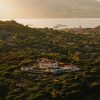 Le Château de La Messardière à Saint-Tropez, qui incarne le White Lotus du Cap dans la saison 4