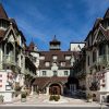 La façade et les toits de l'Hôtel Barrière Le Normandy à Deauville