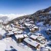 Vue aérienne de La Plagne sous la neige, station du domaine Paradiski · location de chalets de luxe
