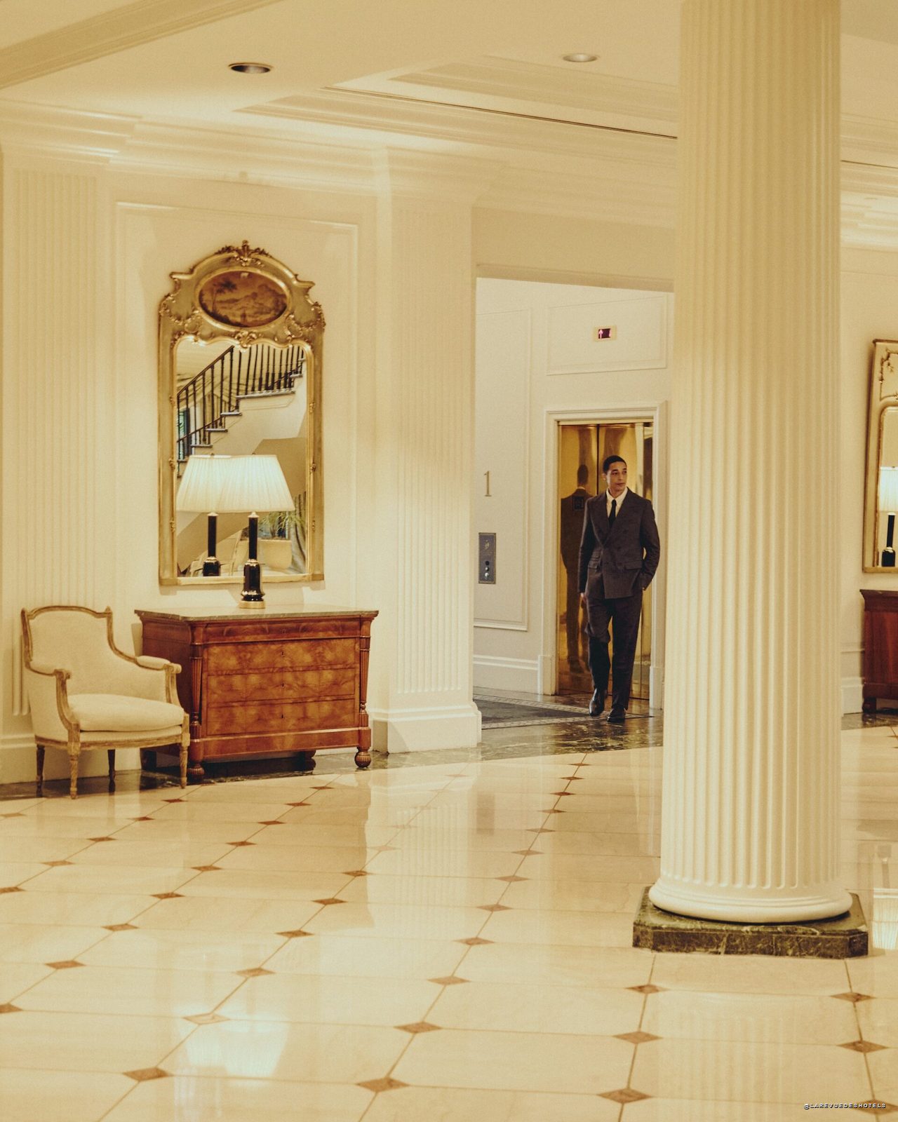 Chambre rénovée de The Charleston Place, inspirée du Lowcountry