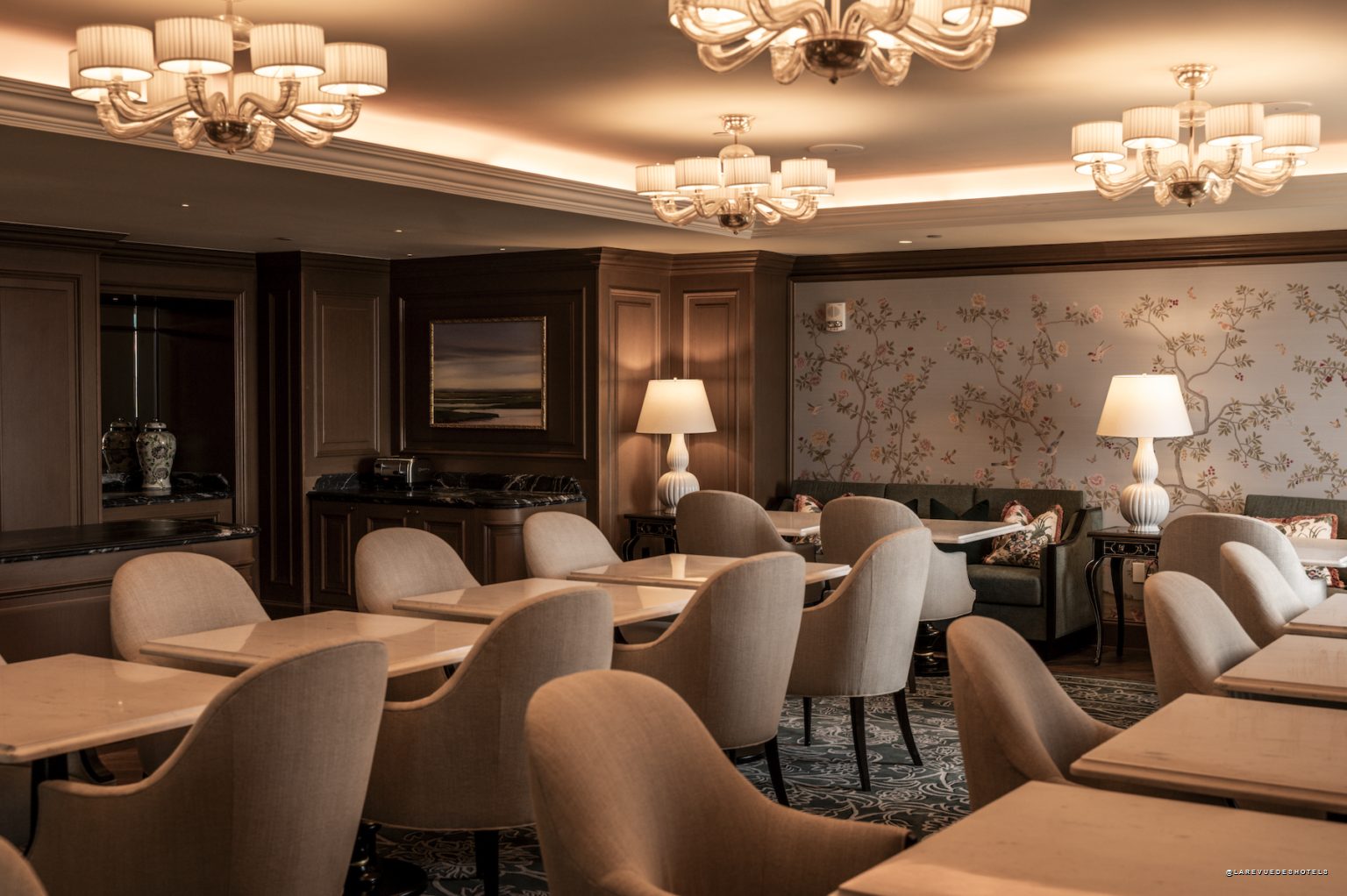 Le salon du Club Level rénové de The Charleston Place
