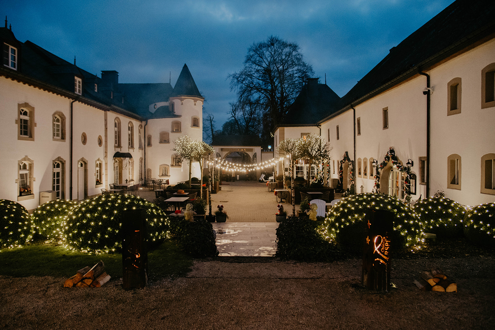 Château d’Urspelt illuminé la nuit