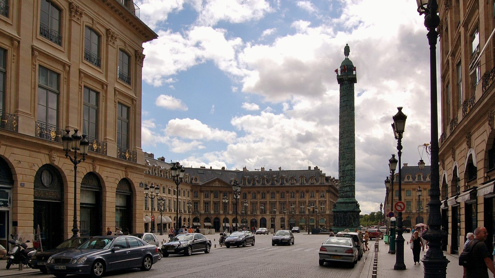 Place Vendôme à Paris, quartier des palaces touchés par les coupures d'électricité de juillet 2026