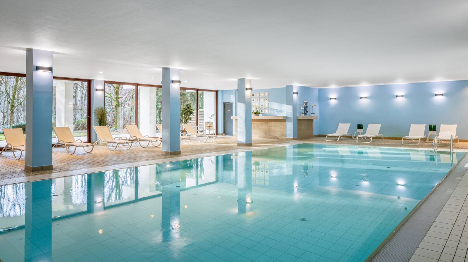 Piscine intérieure du DoubleTree by Hilton Luxembourg