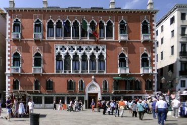 La façade gothique rose de l'Hotel Danieli (Palazzo Dandolo), sur la Riva degli Schiavoni à Venise