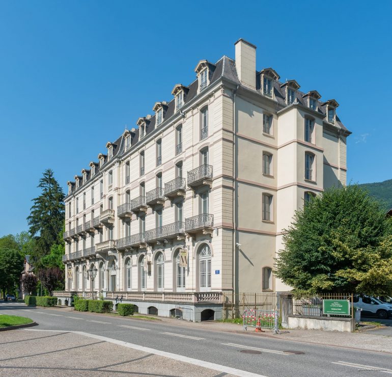 L'Hôtel Majestic de Luchon, grand hôtel thermal des Pyrénées racheté par le groupe HIS · La Revue des Hôtels