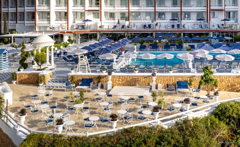 La piazzetta du Mongibello Ibiza, hôtel dolce vita de Santa Eulalia