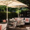 Le jardin-terrasse de La Réserve Paris, sacrée meilleur hôtel du monde 2026 par La Liste