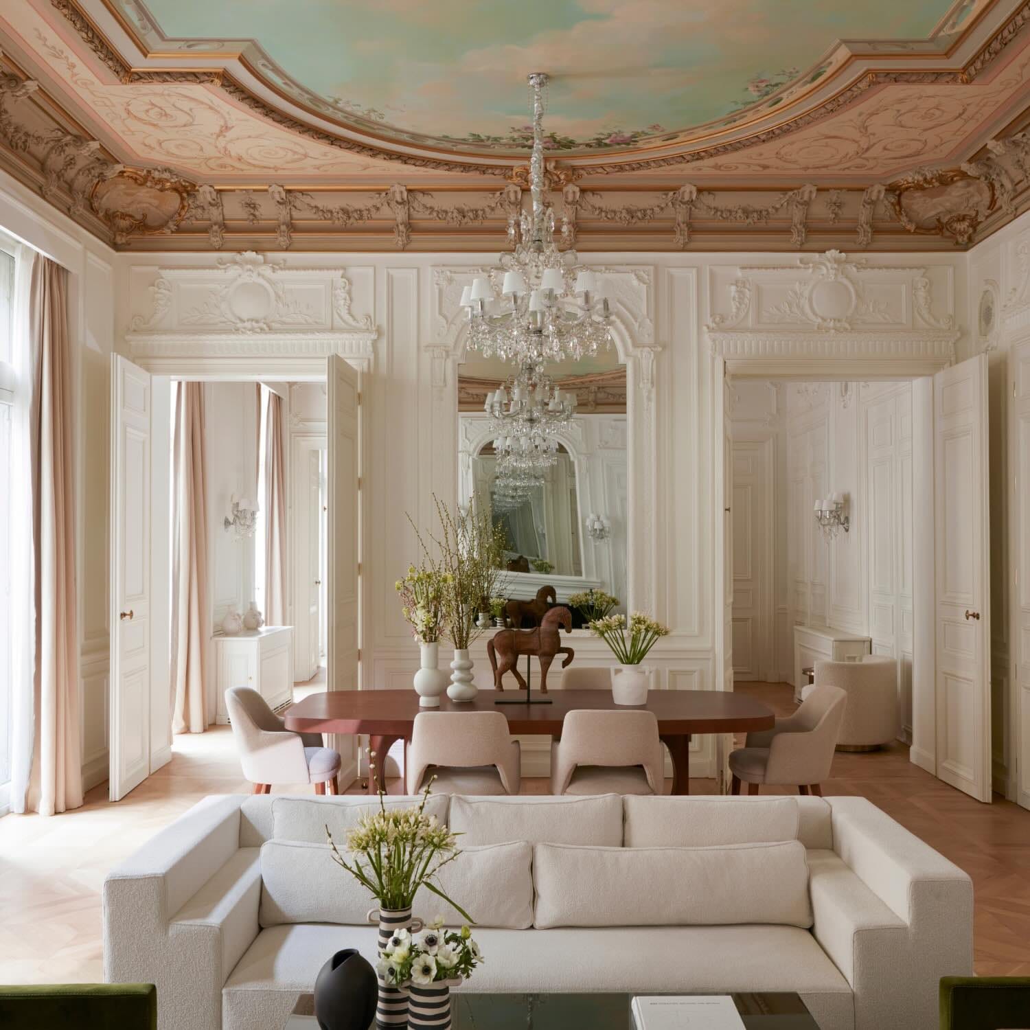 La cour-restaurant de l'hôtel Maison Delano Paris