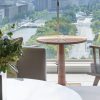 Une chambre Deluxe avec balcon du Palace Hotel Tokyo en journée