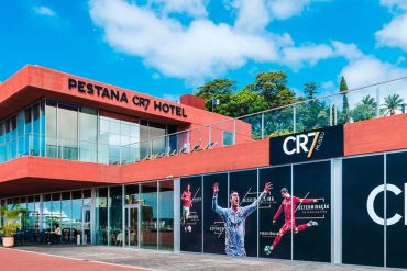 Facade du Pestana CR7 Funchal et du musee CR7 de Cristiano Ronaldo a Madere