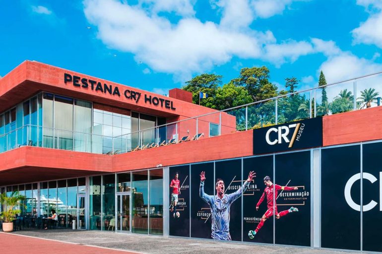 Facade du Pestana CR7 Funchal et du musee CR7 de Cristiano Ronaldo a Madere