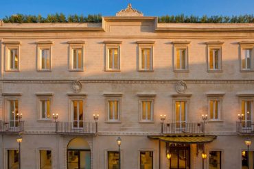La façade du Tivoli Palazzo 1880 Lecce, palais du XIXe siècle dans le centre historique de Lecce